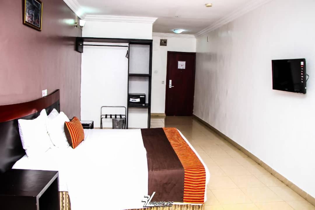 Suru Express Hotel Gra ลากอส ภายนอก รูปภาพ