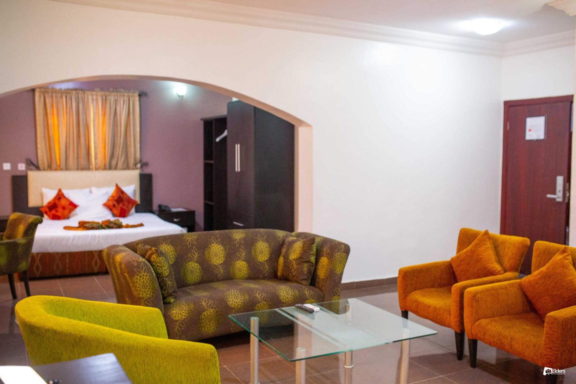 Suru Express Hotel Gra ลากอส ภายนอก รูปภาพ