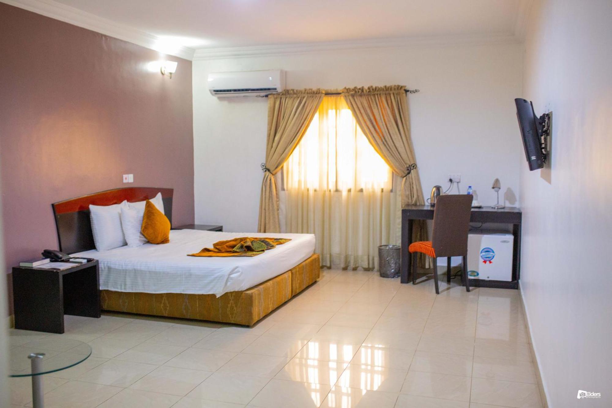 Suru Express Hotel Gra ลากอส ภายนอก รูปภาพ