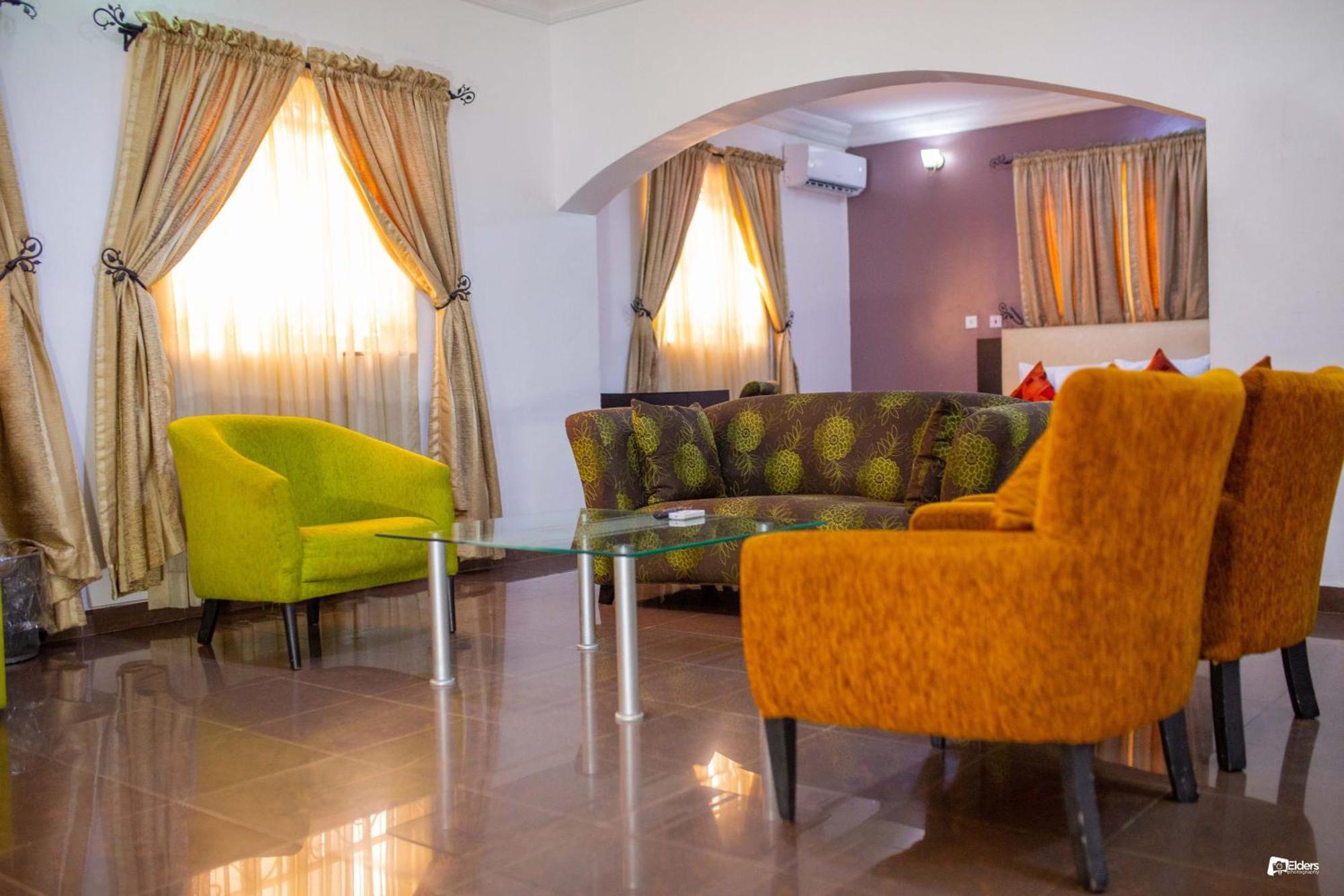 Suru Express Hotel Gra ลากอส ภายนอก รูปภาพ