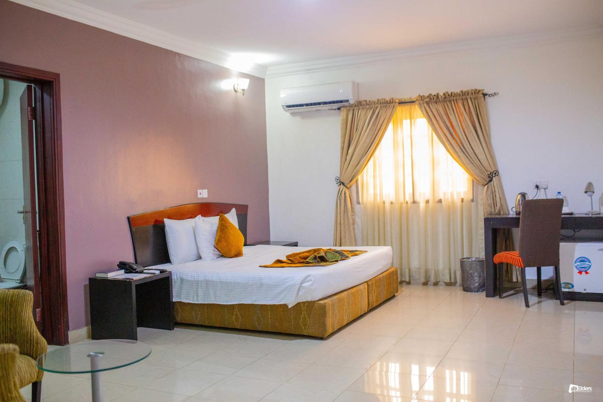 Suru Express Hotel Gra ลากอส ภายนอก รูปภาพ